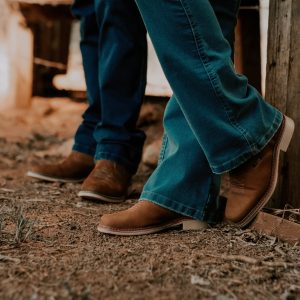 Botina Látex Bico Quadrado 066